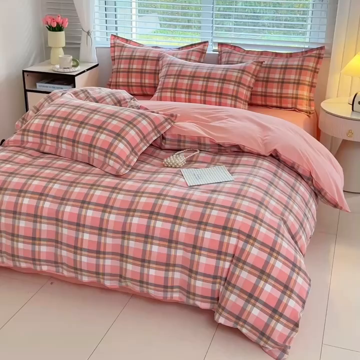 91家纺网 家纺一手货源 找家纺 侯先生家纺 2025新款全棉色织四件套纯棉被套床单四季款格子三件套 简兮-粉
