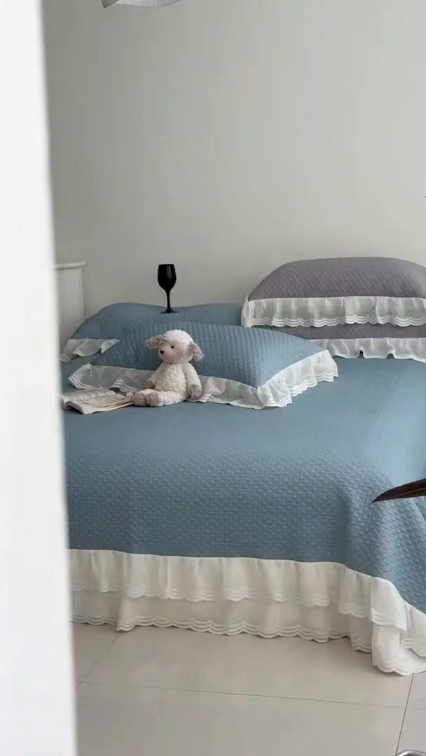 91家纺网 家纺一手货源 找家纺 佰织鑫家居 2025新款A类PE凉感豆复合凉豆豆软凉席三件套 海盐蓝