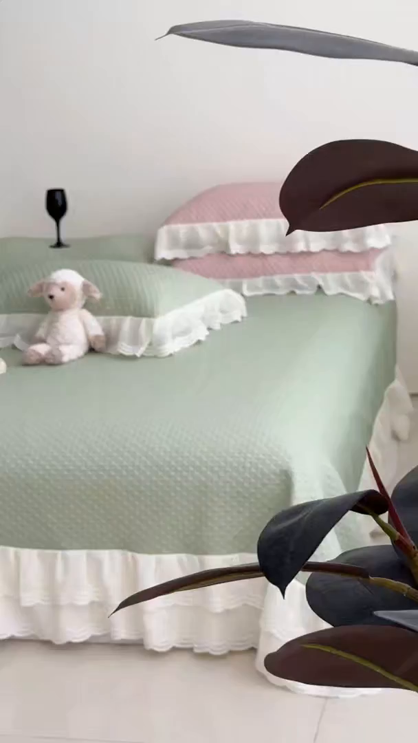 91家纺网 家纺一手货源 找家纺 佰织鑫家居 2025新款A类PE凉感豆复合凉豆豆软凉席三件套 抹茶绿