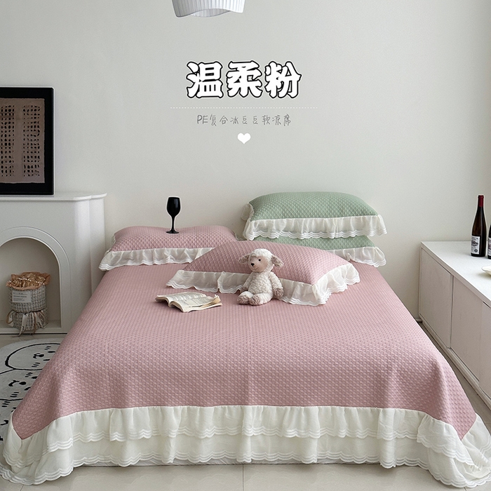 91家纺网 家纺一手货源 找家纺 佰织鑫家居 2025新款A类PE凉感豆复合凉豆豆软凉席三件套 温柔粉