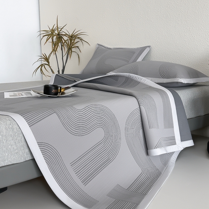 91家纺网 家纺一手货源 找家纺 禧禾 2025新款PE高分子A类泡小豆色织提花提花凉席三件套-悠米 悠米-深灰