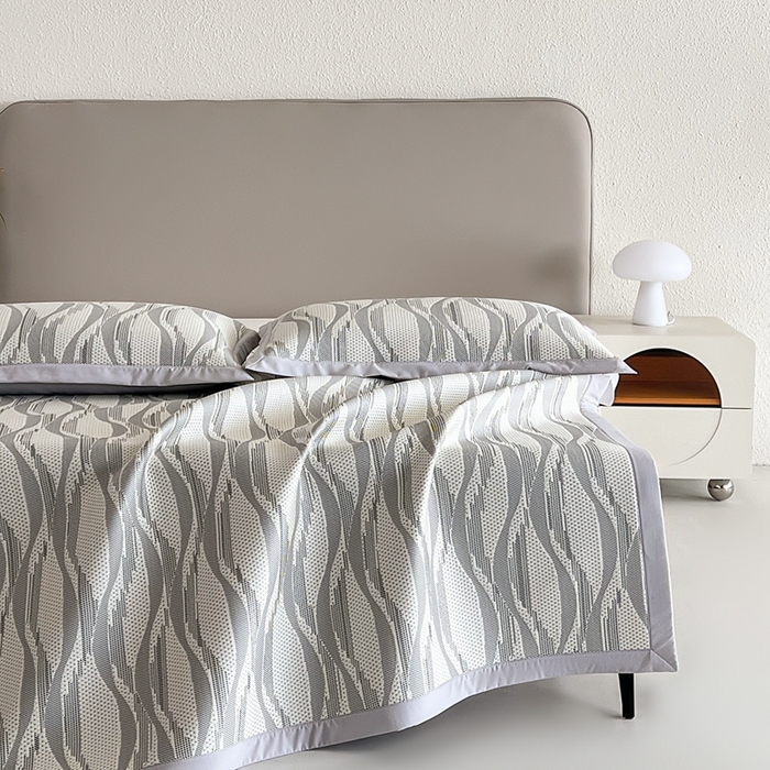 91家纺网 家纺一手货源 找家纺 禧禾 2025新款PE高分子A类泡小豆色织提花提花凉席三件套-诗黛尔 诗黛尔-浅灰