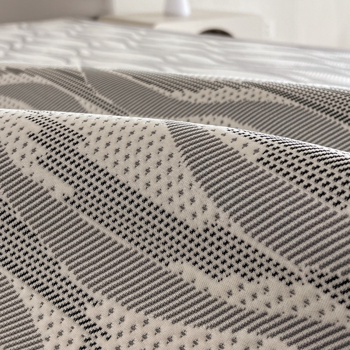 91家纺网 家纺一手货源 找家纺 禧禾 2025新款PE高分子A类泡小豆色织提花提花凉席三件套-诗黛尔 诗黛尔-浅灰