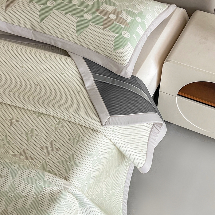 91家纺网 家纺一手货源 找家纺 禧禾 2025新款PE高分子A类泡小豆色织提花提花凉席三件套-蒂梵朵 蒂梵朵-浅绿