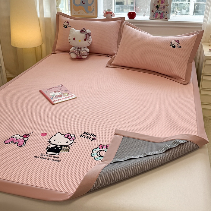 91家纺网 家纺一手货源 找家纺 （总）蓝邻家纺 2025年新款PE提花正版三丽鸥刺绣凉席系列-场景二