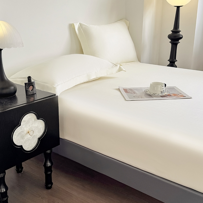 91家纺网 家纺一手货源 找家纺 金喜 2025新款LF级60支莱赛尔天丝床笠三件套纯色天丝床笠 奶昔米