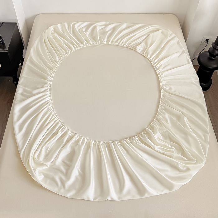 91家纺网 家纺一手货源 找家纺 金喜 2025新款LF级60支莱赛尔天丝床笠三件套纯色天丝床笠 奶昔米