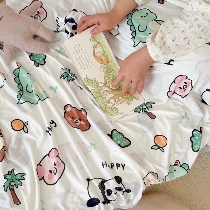 91家纺网 家纺一手货源 找家纺 星期八 2025新款婴儿裸睡级冰丝毯凉感毯 动物乐园