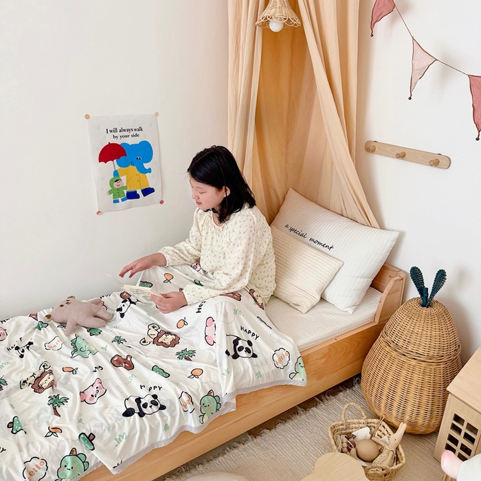 91家纺网 家纺一手货源 找家纺 星期八 2025新款婴儿裸睡级冰丝毯凉感毯 动物乐园