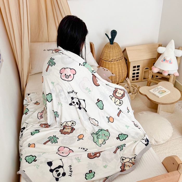 91家纺网 家纺一手货源 找家纺 星期八 2025新款婴儿裸睡级冰丝毯凉感毯 动物乐园