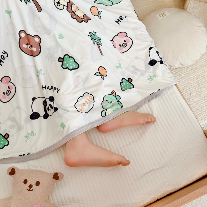 91家纺网 家纺一手货源 找家纺 星期八 2025新款婴儿裸睡级冰丝毯凉感毯 动物乐园