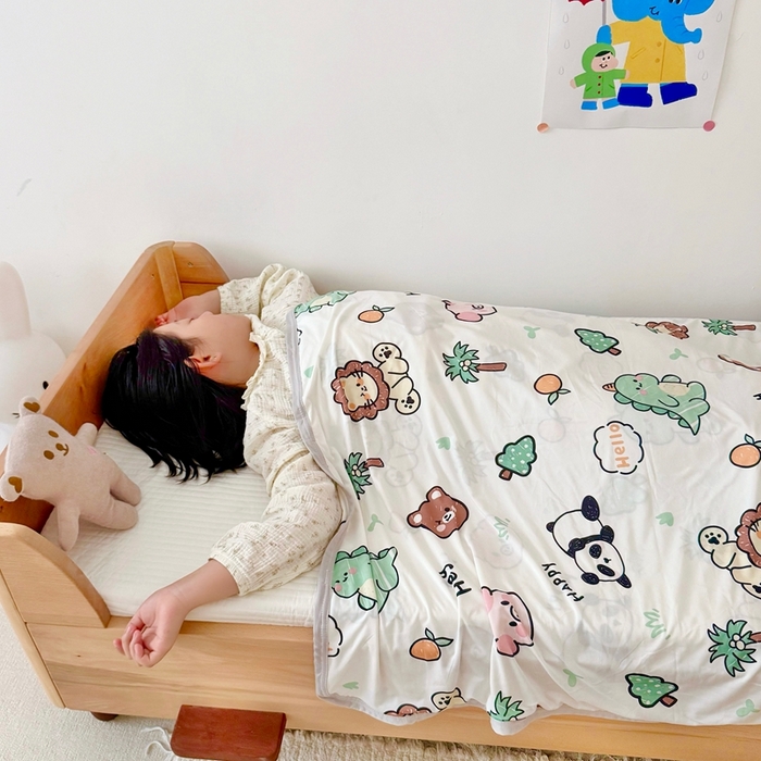 91家纺网 家纺一手货源 找家纺 星期八 2025新款婴儿裸睡级冰丝毯凉感毯 动物乐园