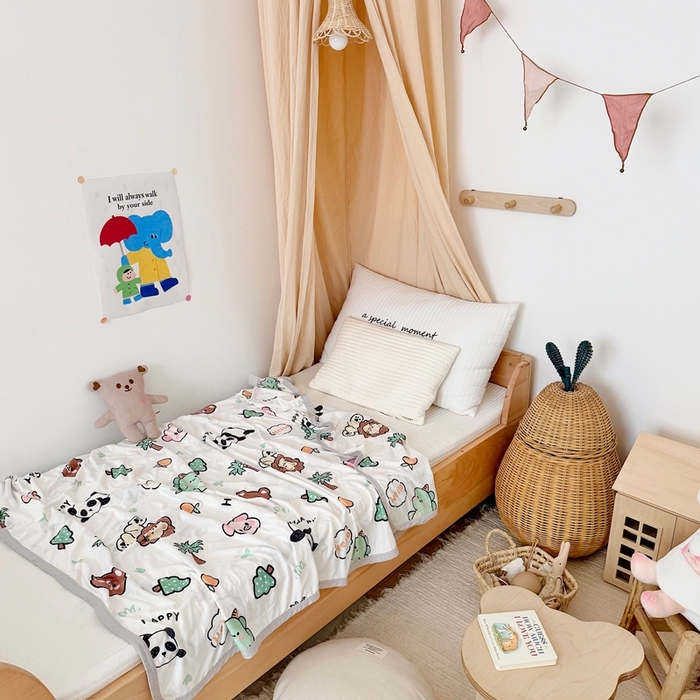 91家纺网 家纺一手货源 找家纺 星期八 2025新款婴儿裸睡级冰丝毯凉感毯 动物乐园