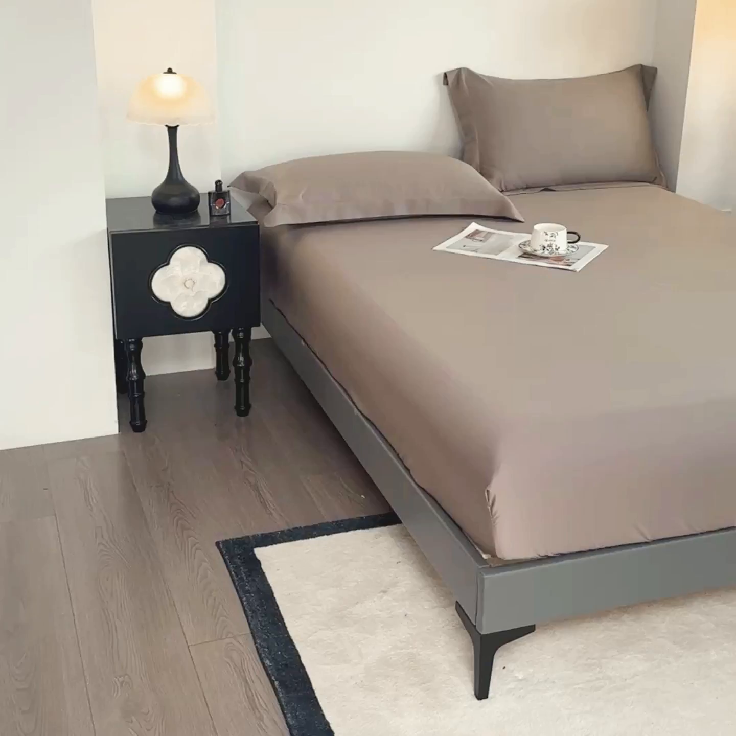 91家纺网 家纺一手货源 找家纺 金喜 2025新款LF级60支莱赛尔天丝床笠三件套纯色天丝床笠 香谷棕