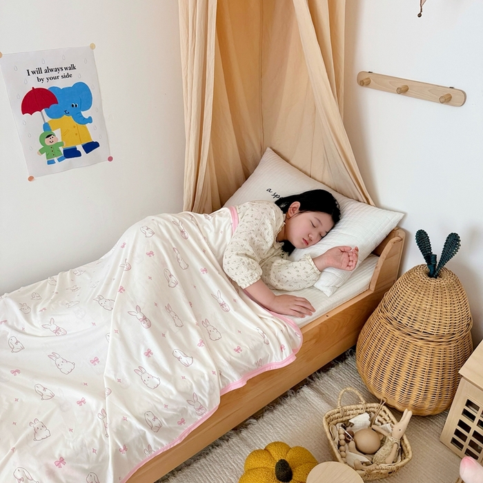 星期八 2025新款婴儿裸睡级冰丝毯凉感毯 蝴蝶结兔