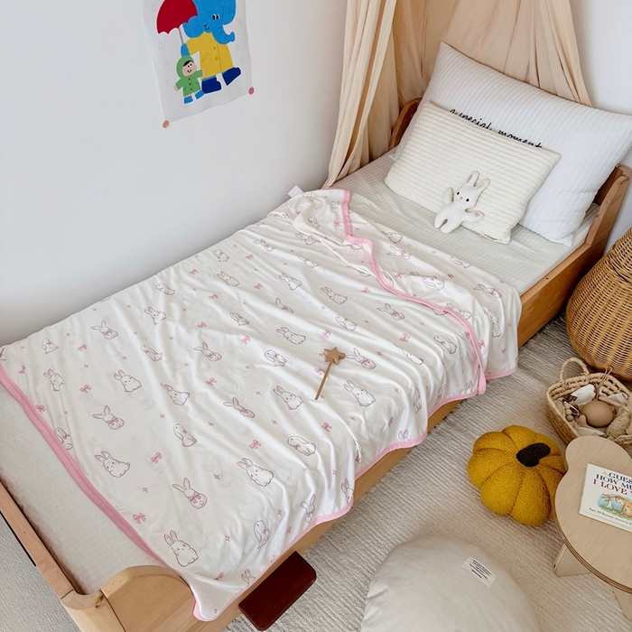 91家纺网 家纺一手货源 找家纺 星期八 2025新款婴儿裸睡级冰丝毯凉感毯 蝴蝶结兔