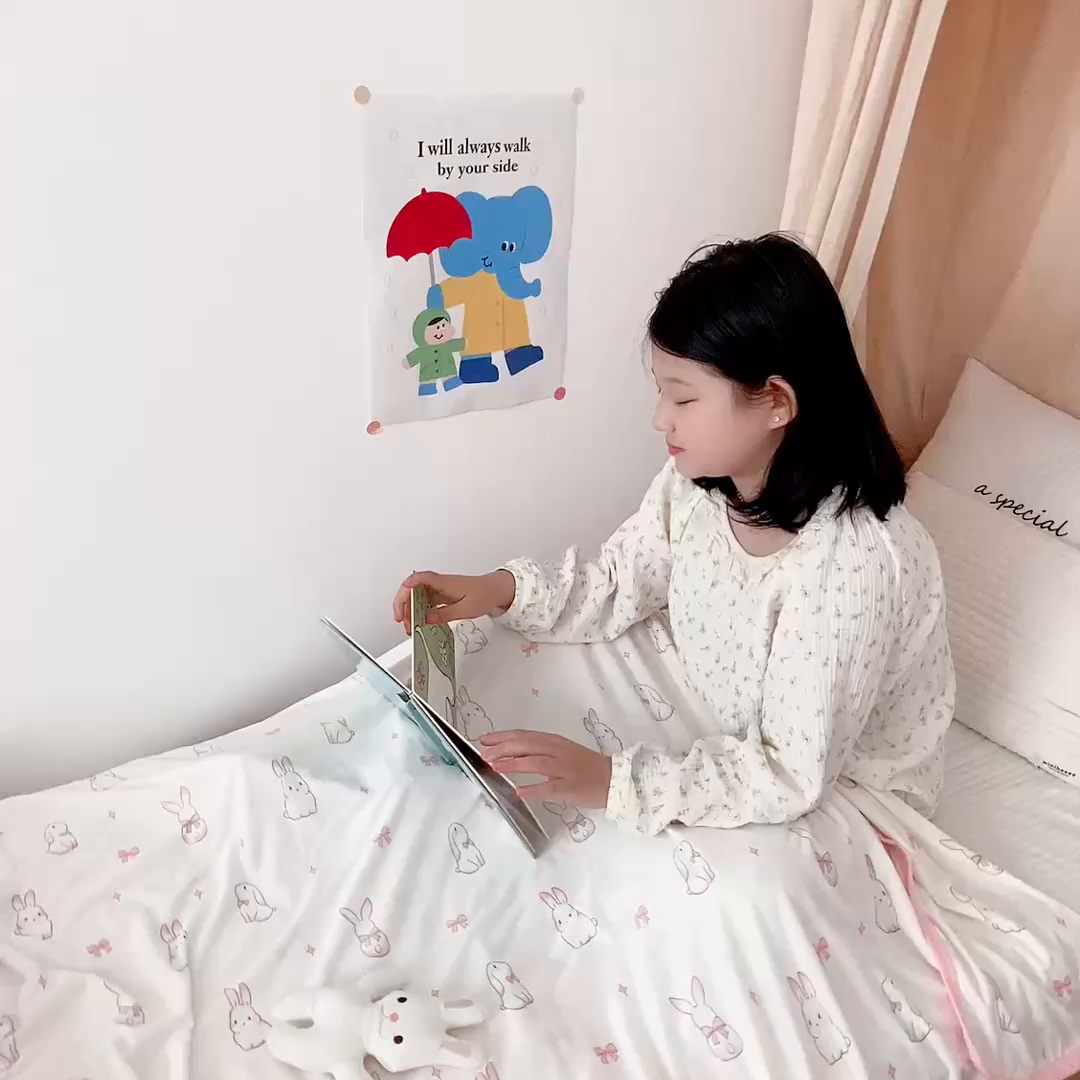 91家纺网 家纺一手货源 找家纺 星期八 2025新款婴儿裸睡级冰丝毯凉感毯 蝴蝶结兔