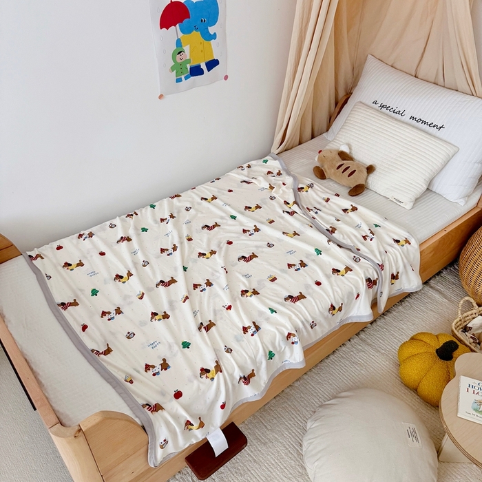 91家纺网 家纺一手货源 找家纺 星期八 2025新款婴儿裸睡级冰丝毯凉感毯 腊肠狗