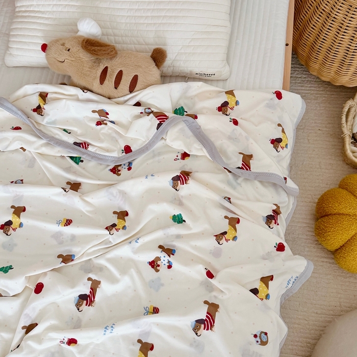 91家纺网 家纺一手货源 找家纺 星期八 2025新款婴儿裸睡级冰丝毯凉感毯 腊肠狗