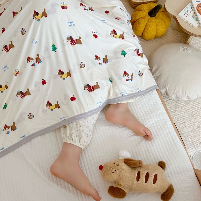 91家纺网 家纺一手货源 找家纺 星期八 2025新款婴儿裸睡级冰丝毯凉感毯 腊肠狗