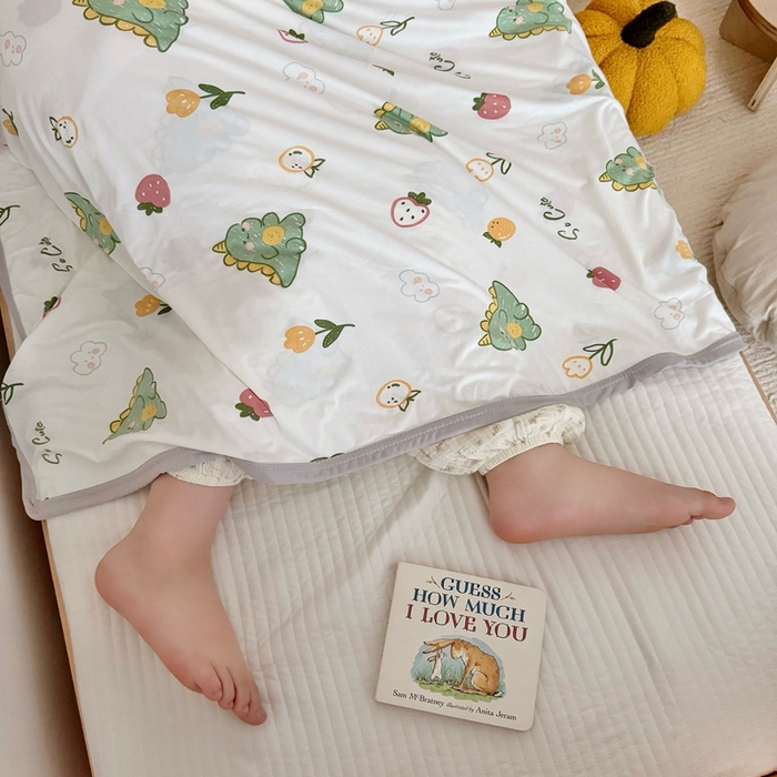 91家纺网 家纺一手货源 找家纺 星期八 2025新款婴儿裸睡级冰丝毯凉感毯 小恐龙