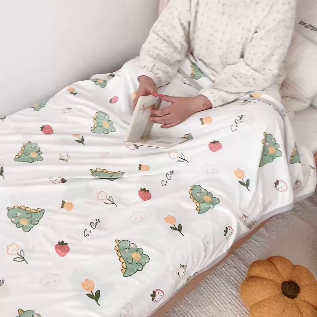 91家纺网 家纺一手货源 找家纺 星期八 2025新款婴儿裸睡级冰丝毯凉感毯 小恐龙