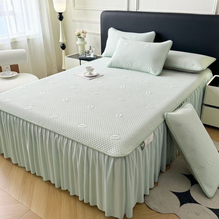 91家纺网 家纺一手货源 找家纺 （总）卡罗兰 2025新款豆豆凉席小冰熊床裙床笠款