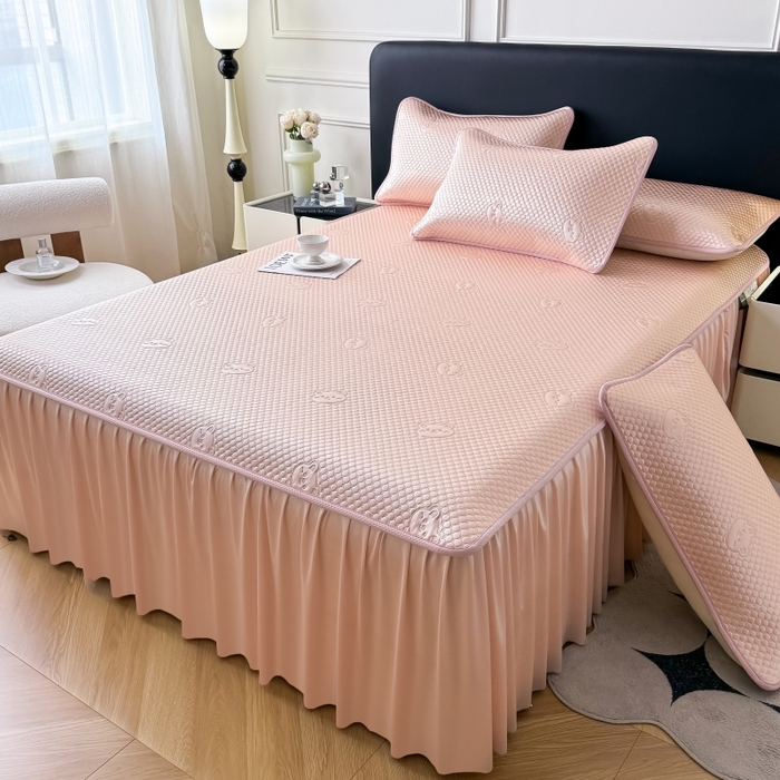 91家纺网 家纺一手货源 找家纺 （总）卡罗兰 2025新款豆豆凉席小冰熊床裙床笠款