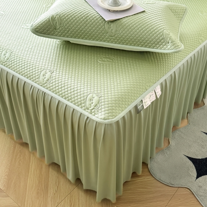 91家纺网 家纺一手货源 找家纺 卡罗兰 2025新款豆豆凉席小冰熊床裙床笠款 薄荷绿