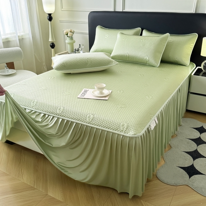 91家纺网 家纺一手货源 找家纺 卡罗兰 2025新款豆豆凉席小冰熊床裙床笠款 薄荷绿