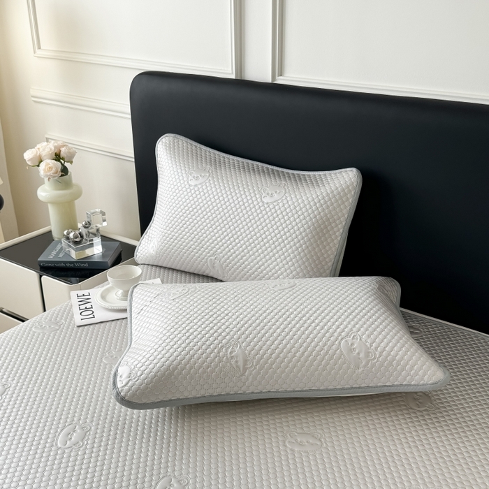 91家纺网 家纺一手货源 找家纺 卡罗兰 2025新款豆豆凉席小冰熊床裙床笠款 高级灰