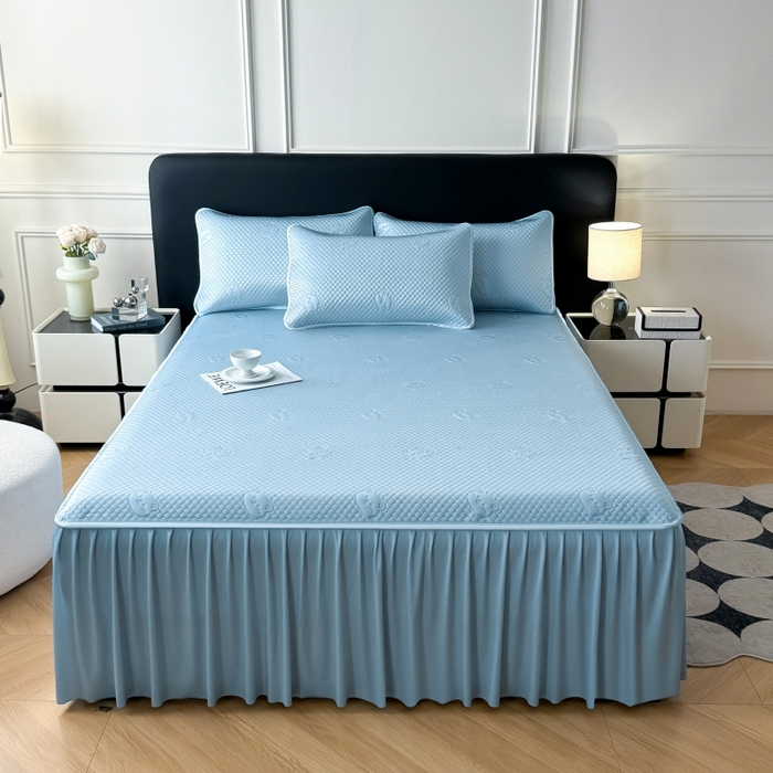 91家纺网 家纺一手货源 找家纺 卡罗兰 2025新款豆豆凉席小冰熊床裙床笠款 瀑布蓝