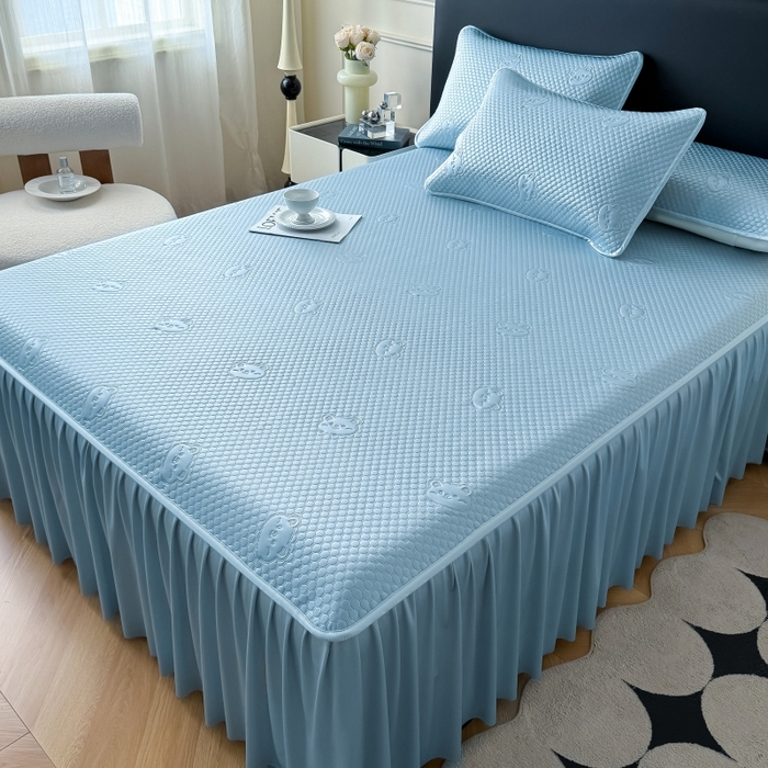 91家纺网 家纺一手货源 找家纺 卡罗兰 2025新款豆豆凉席小冰熊床裙床笠款 瀑布蓝