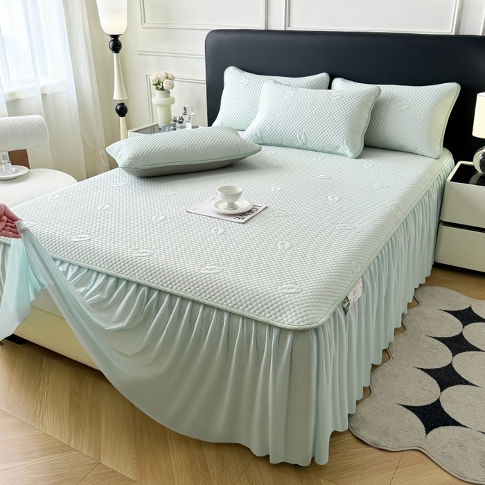 91家纺网 家纺一手货源 找家纺 卡罗兰 2025新款豆豆凉席小冰熊床裙床笠款 水蓝