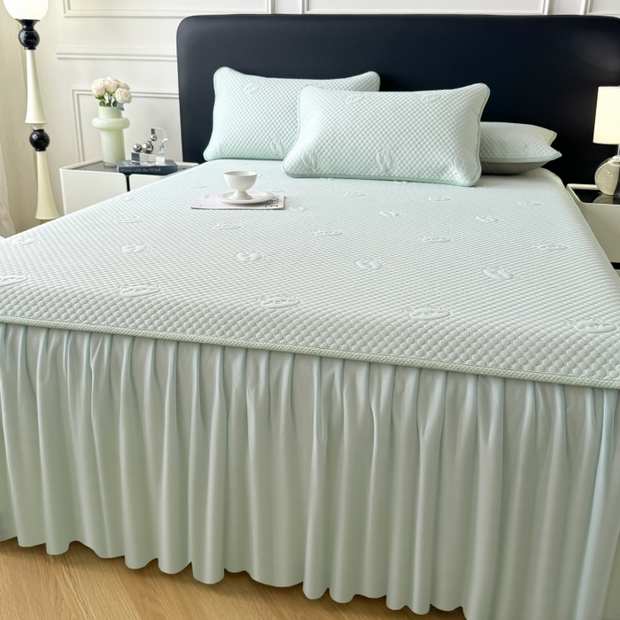 91家纺网 家纺一手货源 找家纺 卡罗兰 2025新款豆豆凉席小冰熊床裙床笠款 水蓝