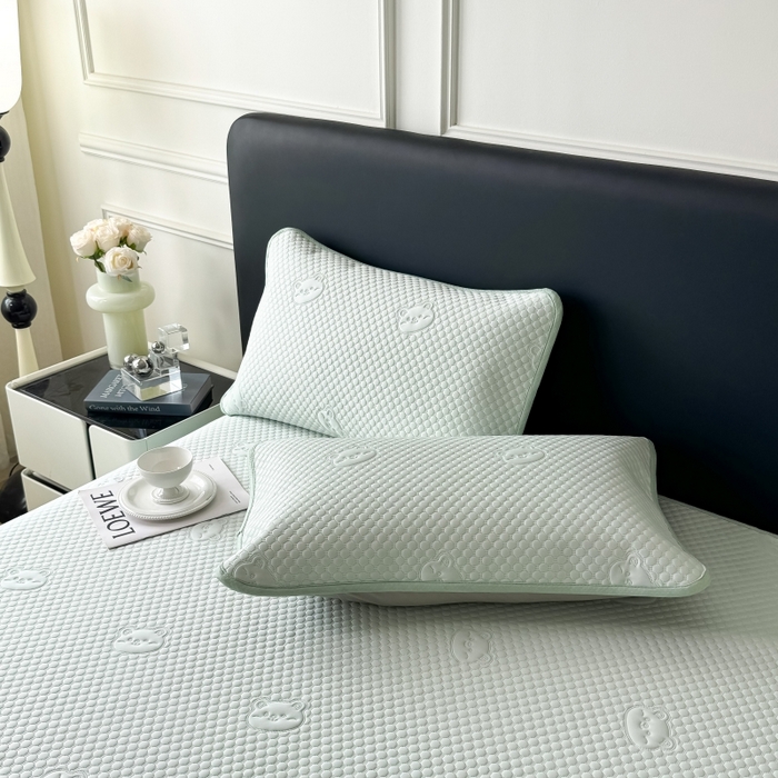 91家纺网 家纺一手货源 找家纺 卡罗兰 2025新款豆豆凉席小冰熊床裙床笠款 水蓝