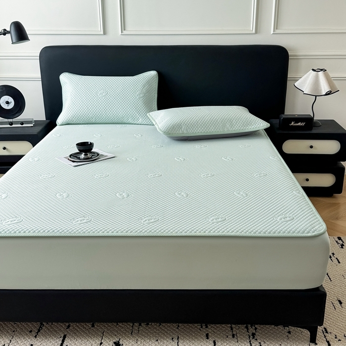 91家纺网 家纺一手货源 找家纺 卡罗兰2025新款超声波凉豆豆凉席三件套床笠小冰熊 水蓝