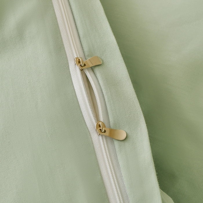 91家纺网 家纺一手货源 找家纺 宇彬家纺 2025新款13374全棉纯棉母婴级轻奢一字绣宽边枕套纯色四件套全棉贡缎 压线-炫彩绿