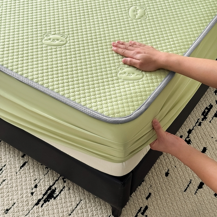 91家纺网 家纺一手货源 找家纺 卡罗兰 2025新款超声波凉豆豆凉席三件套小冰熊系列 水绿-床笠