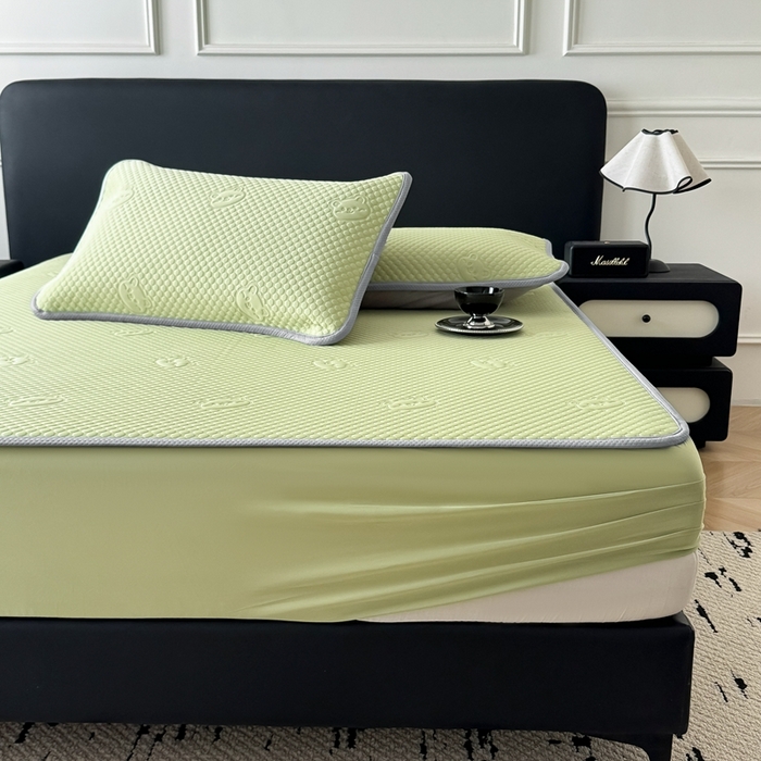 91家纺网 家纺一手货源 找家纺 卡罗兰 2025新款超声波凉豆豆凉席三件套小冰熊系列 水绿-床笠