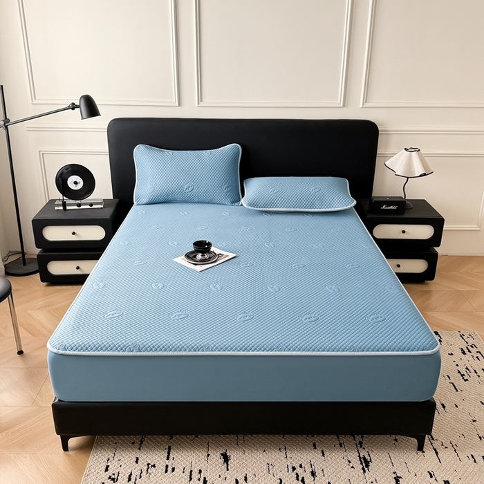 91家纺网 家纺一手货源 找家纺 卡罗兰 2025新款超声波凉豆豆凉席三件套小冰熊系列 宾利蓝-床笠