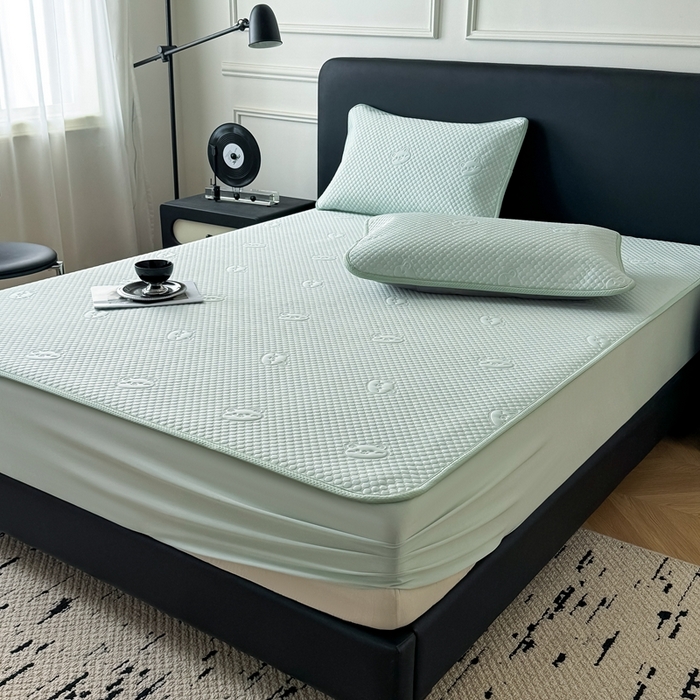 91家纺网 家纺一手货源 找家纺 卡罗兰 2025新款超声波凉豆豆凉席三件套小冰熊系列 水蓝-床笠