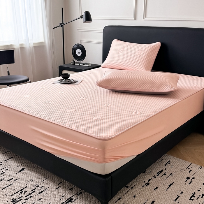 91家纺网 家纺一手货源 找家纺 卡罗兰 2025新款超声波凉豆豆凉席三件套小冰熊系列 樱花粉-床笠