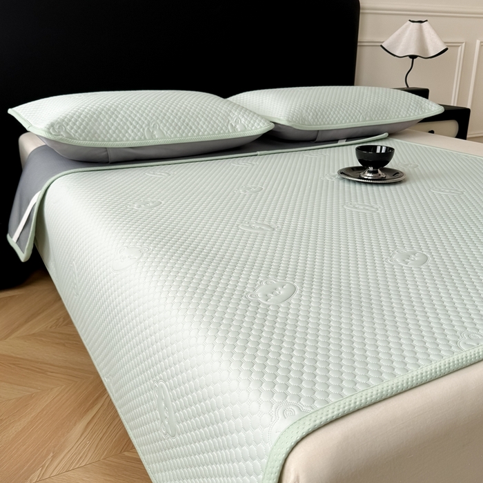 91家纺网 家纺一手货源 找家纺 卡罗兰 2025新款超声波凉豆豆凉席三件套小冰熊系列 水蓝-床席