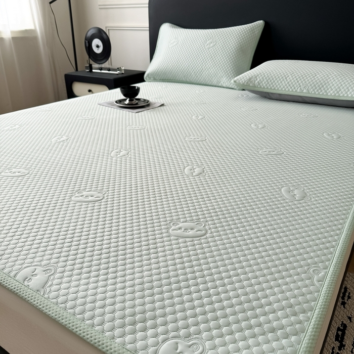 91家纺网 家纺一手货源 找家纺 卡罗兰 2025新款超声波凉豆豆凉席三件套小冰熊系列 水蓝-床席