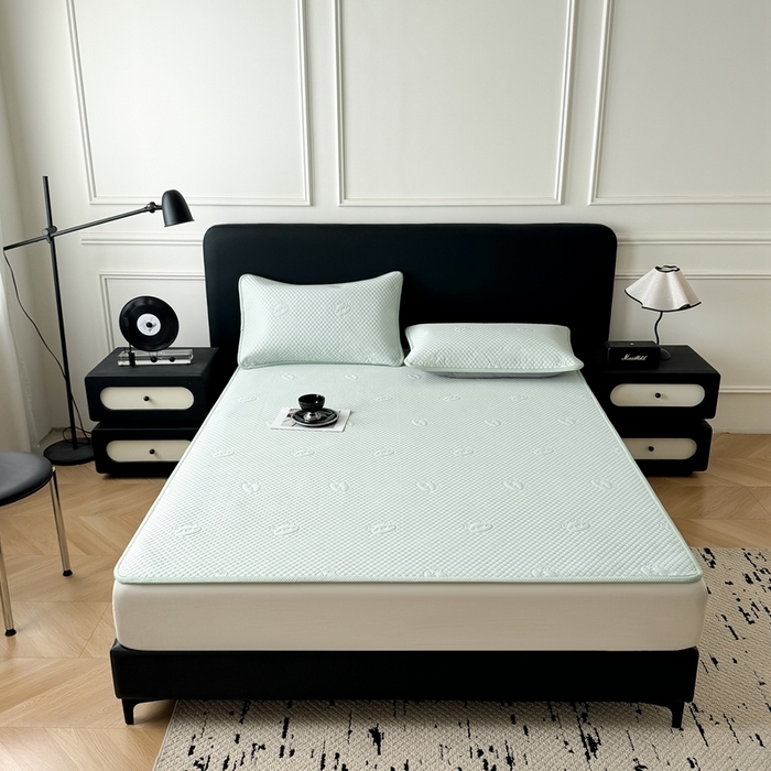 91家纺网 家纺一手货源 找家纺 卡罗兰 2025新款超声波凉豆豆凉席三件套小冰熊系列 水蓝-床席