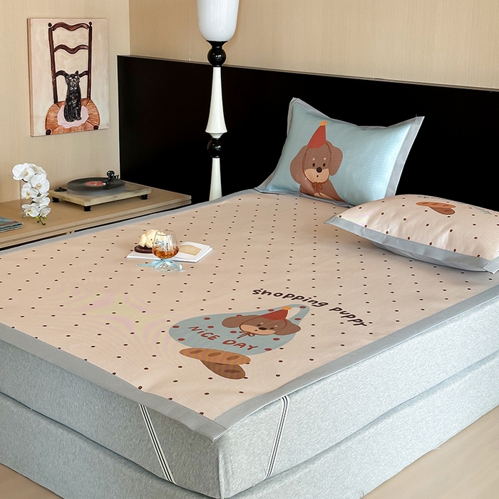 91家纺网 家纺一手货源 找家纺 圆岛家纺 2025春夏新款高克重900D冰丝凉席席子 面包小狗