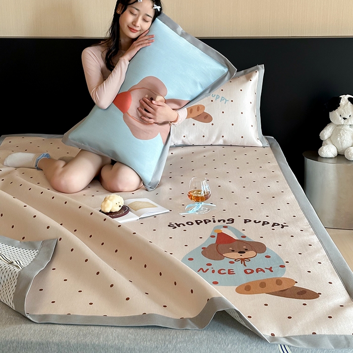 91家纺网 家纺一手货源 找家纺 圆岛家纺 2025春夏新款高克重900D冰丝凉席席子 面包小狗