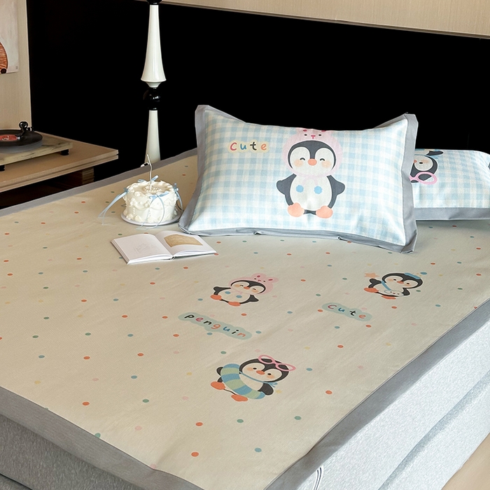 91家纺网 家纺一手货源 找家纺 圆岛家纺 2025春夏新款高克重900D冰丝凉席席子 波点企鹅