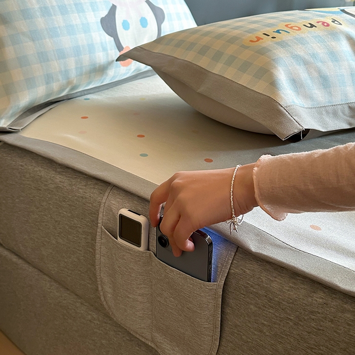 91家纺网 家纺一手货源 找家纺 圆岛家纺 2025春夏新款高克重900D冰丝凉席席子 波点企鹅